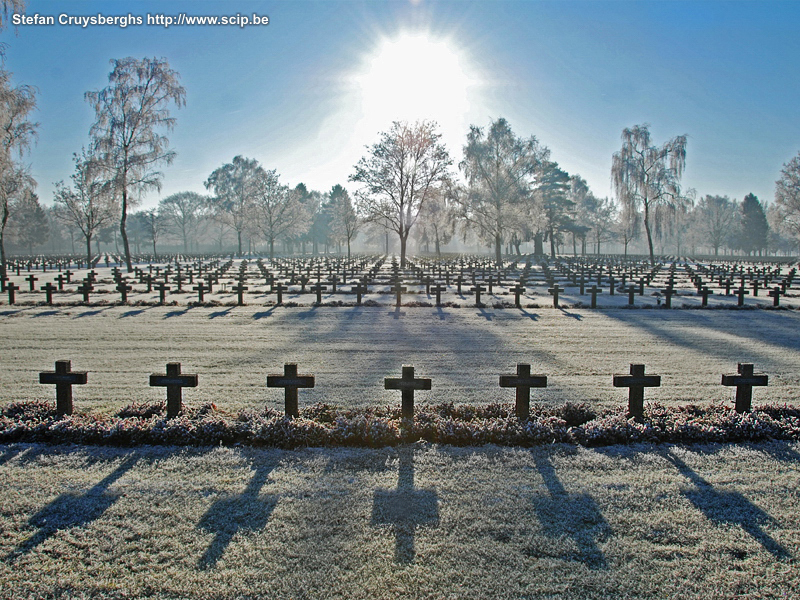War cemetery on freezing winterday Photos of the German war cemetery in my hometown Lommel on a freezing cold and white Saturday morning in December. It is one of the largest soldier cemeteries from WOII and 39.091 German soldiers are buried here. Stefan Cruysberghs